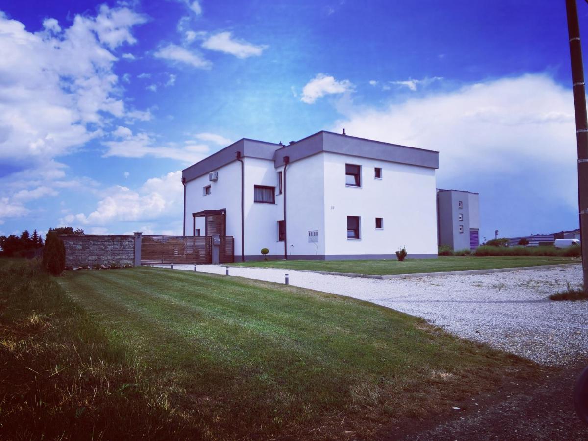 Apartmani Ka Sveti Martin 圣马丁娜穆里 外观 照片